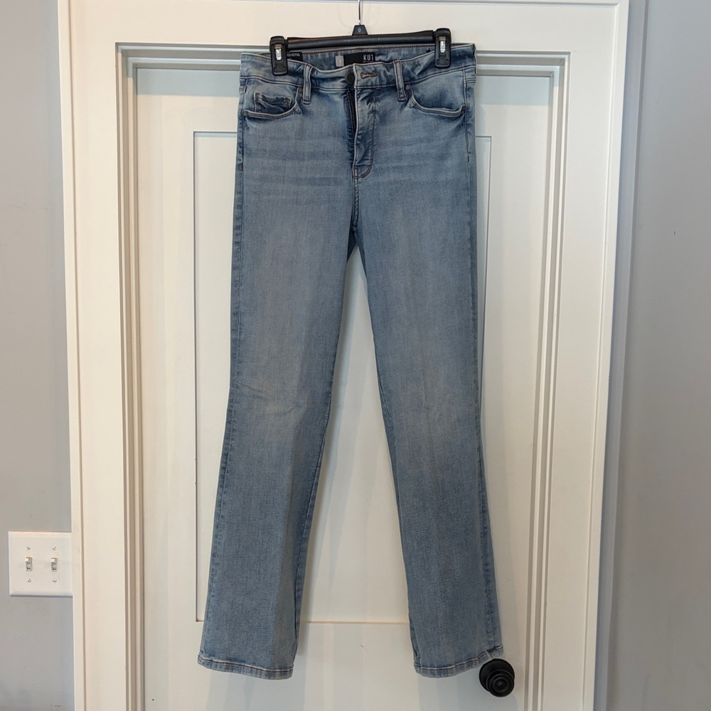 Kut from the Kloth Light Blue Straight Leg Jeans